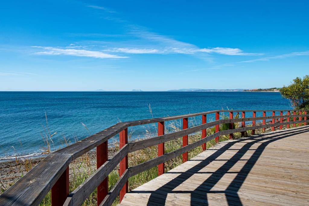 Estepona Luxury Seafront Penthouse With Parking Extérieur photo